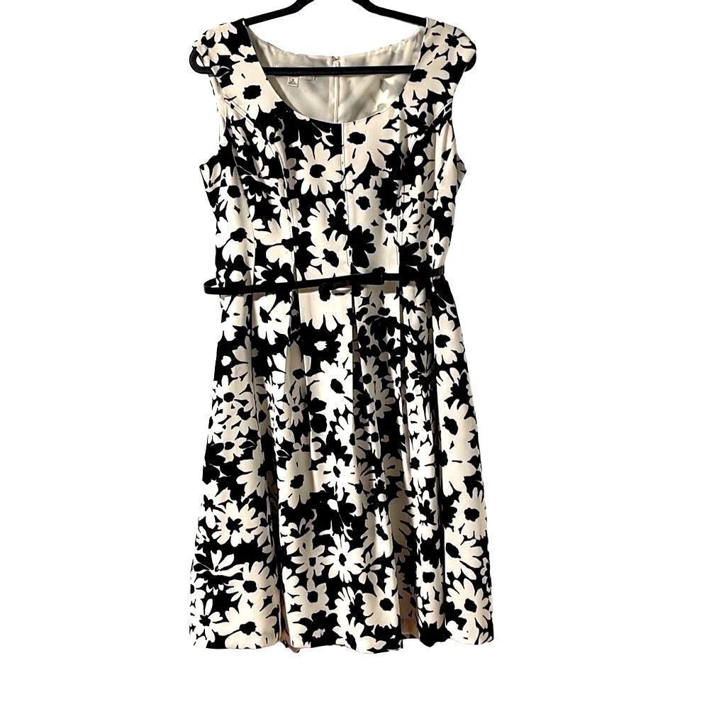 Kasper sleeveless black & white floral print lined, belted dress size 10